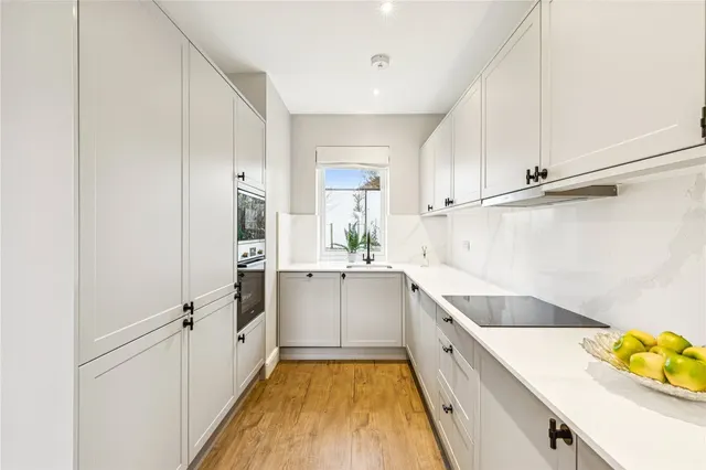 Byards Croft, London, SW16, photo 2