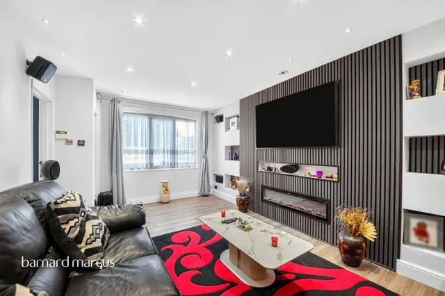 Jellicoe Road, London, N17, photo 2