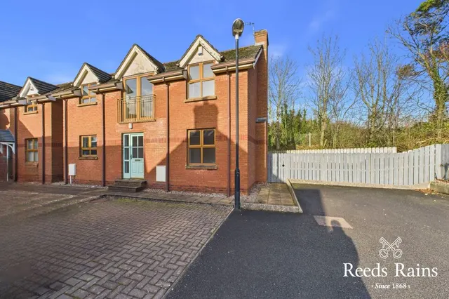 Meadowbank, Carrickfergus, County Antrim, BT38, photo 1