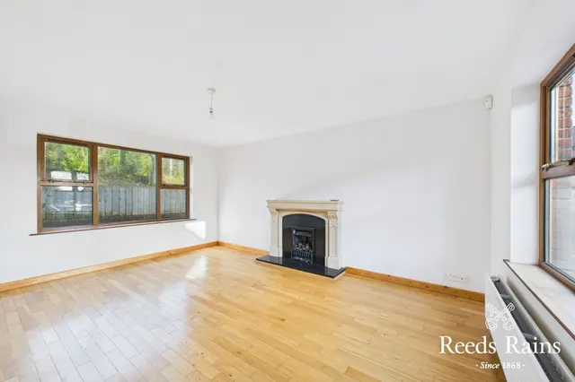 Photo 3 — Meadowbank, Carrickfergus, County Antrim, BT38