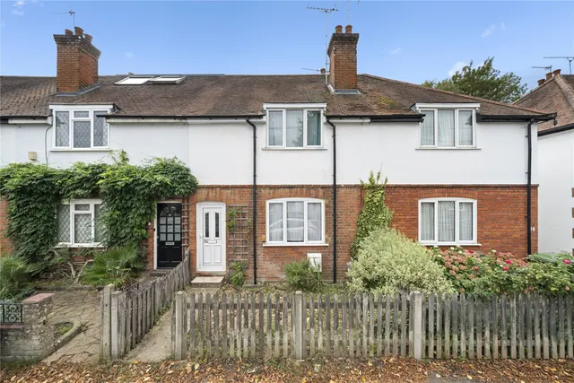 Douglas Road, Esher, Surrey, KT10, photo 1