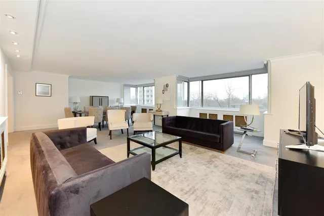 Knightsbridge Apartment With Views Southlodge, SW7, photo 1