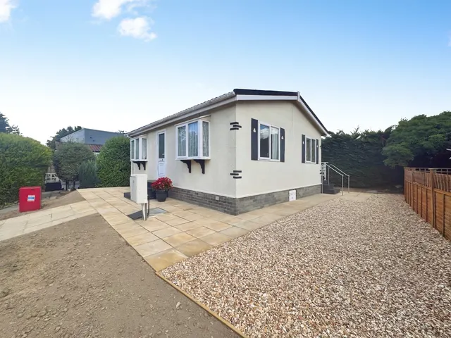 Taunton Vale Park, Bathpool, TA2, photo 1