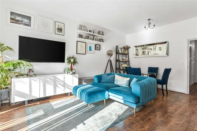 House Under Offer with 3 bedrooms in Newhall, Harlow, CM17, photo 3