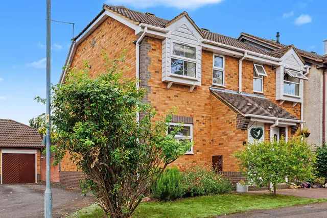 St. Matthews Close, Evesham, WR11, photo 1