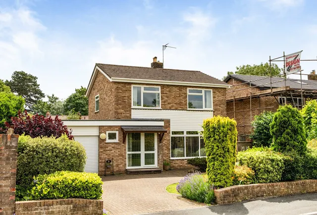 Photo 2 — Fenbrook Close, South Gloucestershire, Hambrook, BS16 1QJ