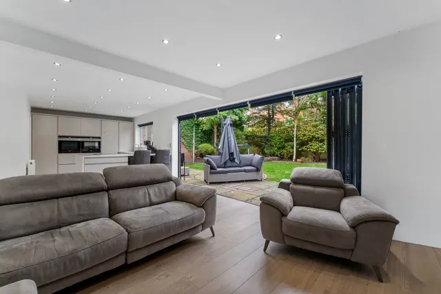 Hunts Field Close, Lymm, photo 2