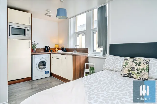 Lancaster House, Kirkgate, HD1, photo 2