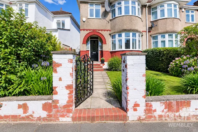 Kingsbury, NW9, photo 1