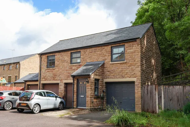Coal Bank Fold, Rochdale OL11 5NQ, photo 1