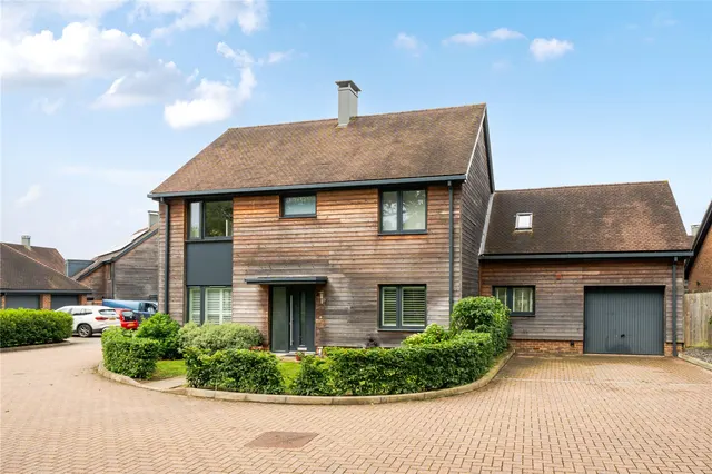 Gratton Chase, Dunsfold, GU8, photo 1