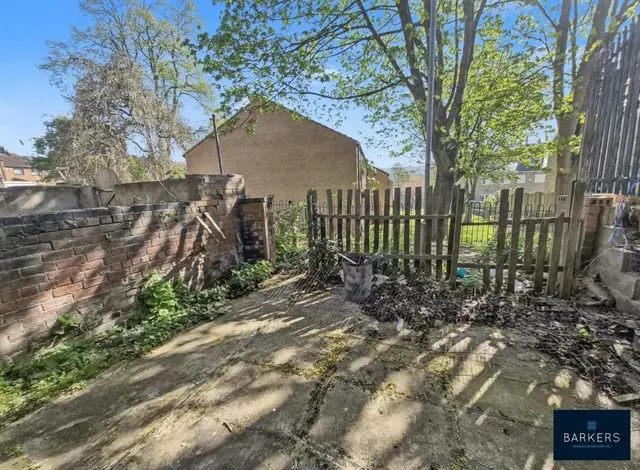 Photo 2 — Maxwell Avenue, Batley WF17 7LJ