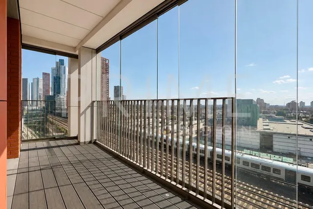 Lexington Gardens, Nine Elms, SW11, photo 2