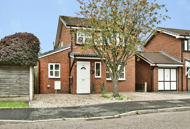 Medway Crescent, Altrincham, WA14, photo 1