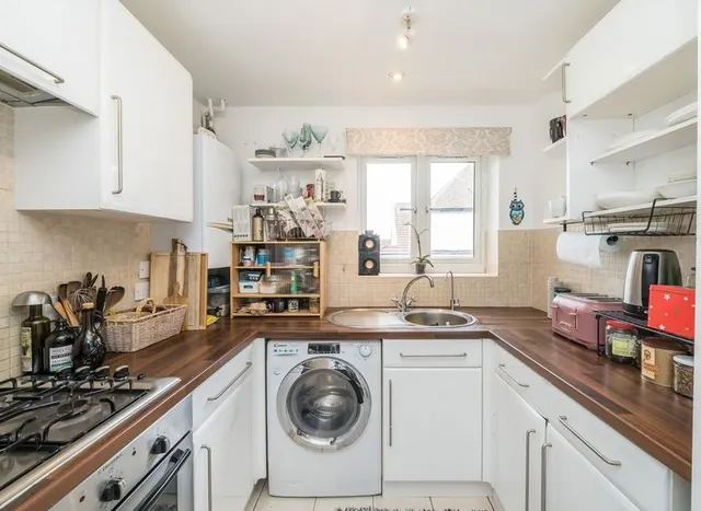 Photo 3 — Nelson Road, Twickenham, TW2