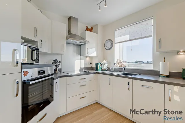 Lowry Way, Swindon, SN3, photo 1