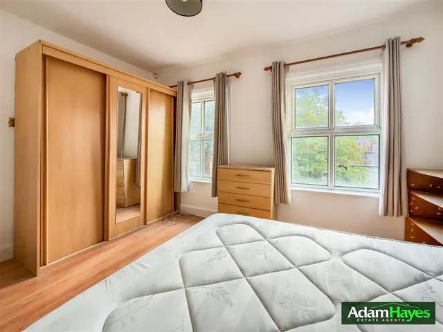 Crescent Road, Finchley Central, N3, photo 2