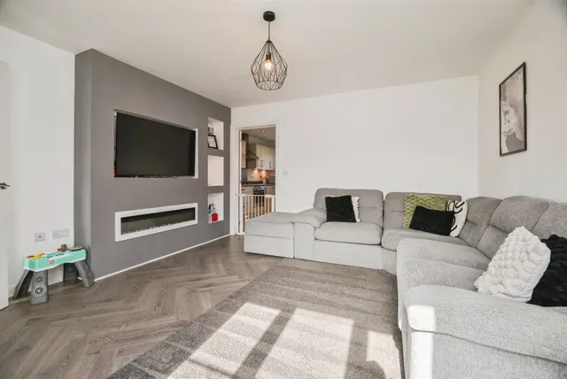 Pegasus Avenue, Stockton-On-Tees, TS18, photo 3