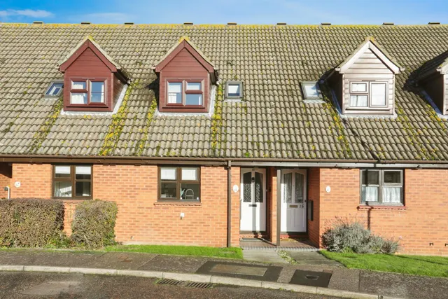 Henley Close, Saxmundham, IP17, photo 2