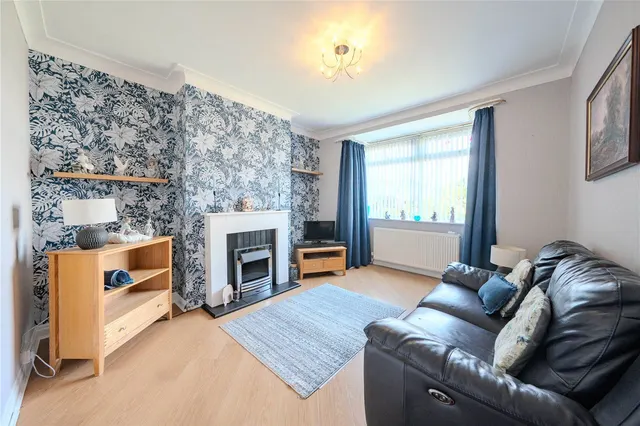 Deneway, Stanningley, LS28, photo 3