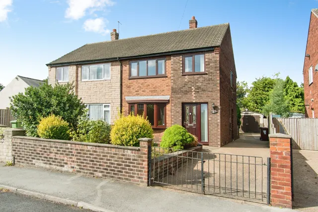 Kings Avenue, Castleford, photo 1