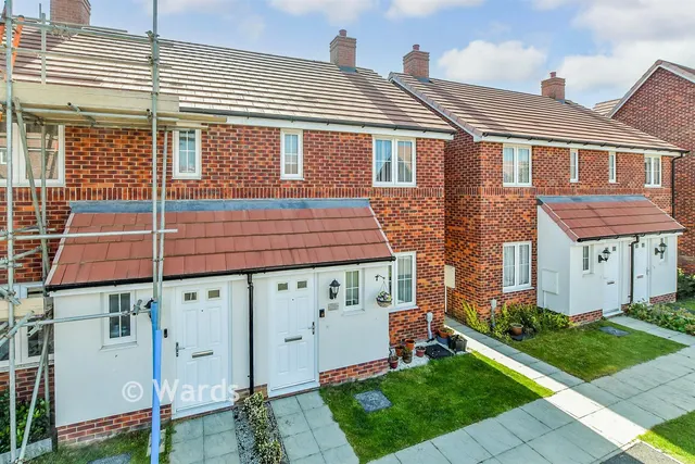 Dumbrell Drive, Paddock Wood, TN12, photo 1