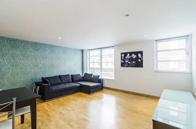 12 Leyden Street London E1, photo 1