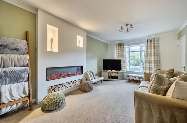 Duncan Drive, Wokingham, RG40, photo 3