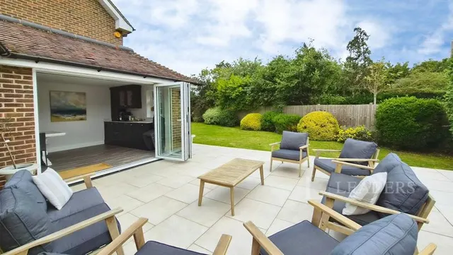 Arundel Road, Fontwell, BN18, photo 2