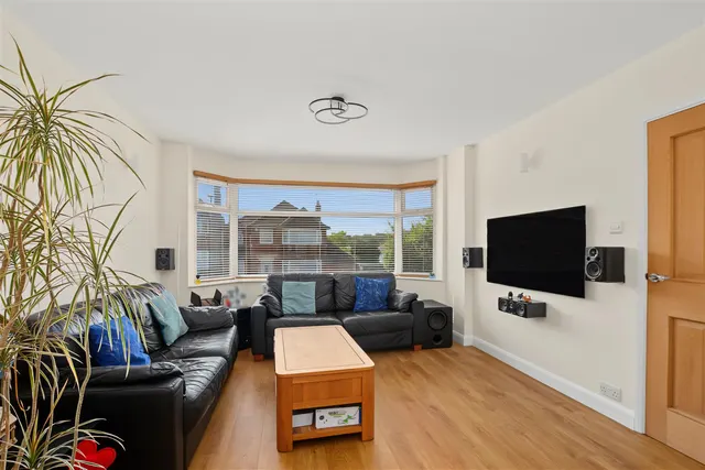 Seven Oaks Crescent, Bramcote, NG9, photo 2