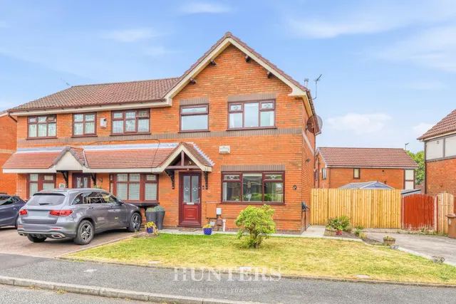 St. Dominics Way, Alkrington, Middleton, M24, photo 1