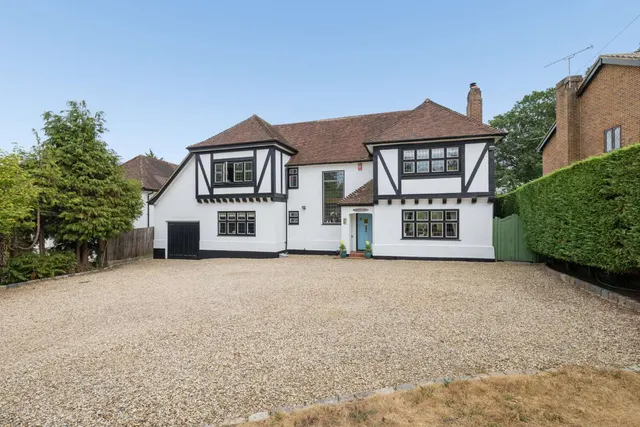 Trumpsgreen Road, Virginia Water, Surrey, GU25 4HX, photo 1
