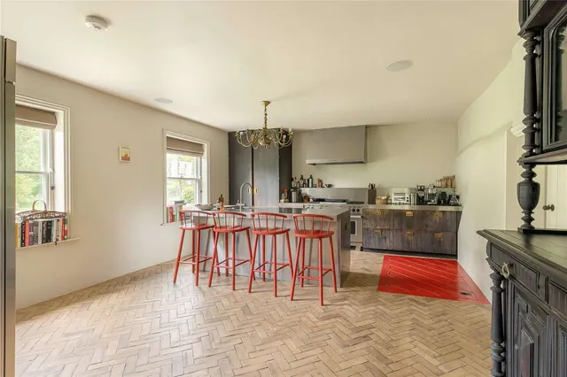 Photo 2 — Haslingfield Manor, 5 High Street, Cambridge, Cambridgeshire, CB23 1JW