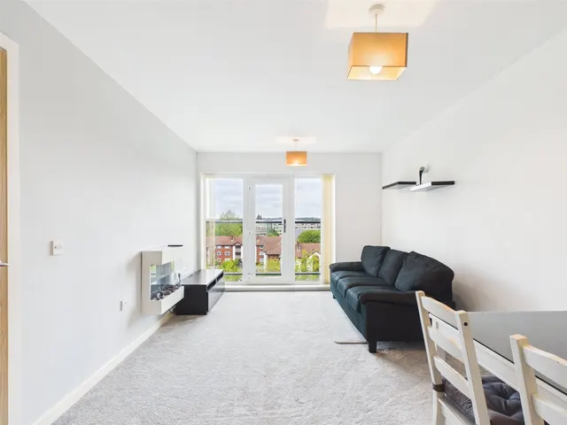 Photo 3 — Pilgrims Way, Salford, Greater Manchester, M50 1AZ