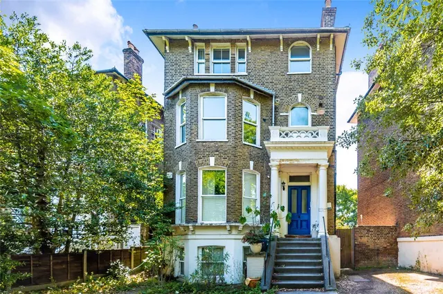 Charlton Road, SE3, photo 1
