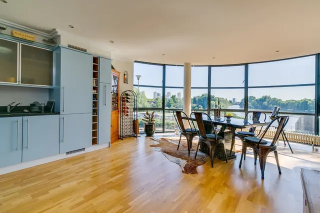 Point Wharf Lane, Brentford, TW8, photo 2