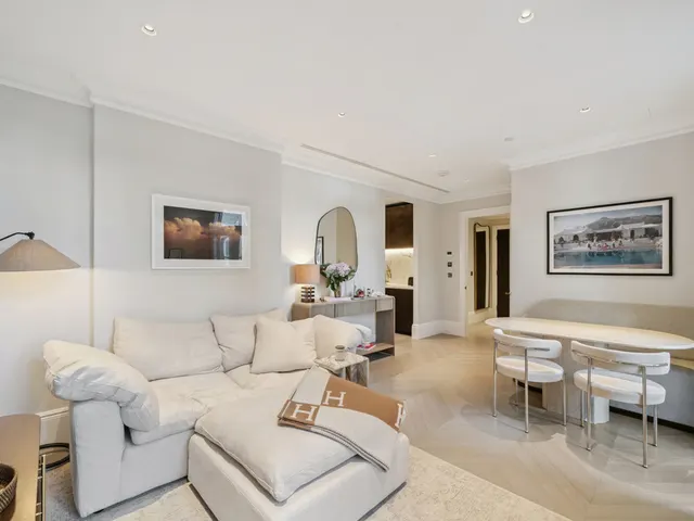 Allen Street, London, W8, photo 1