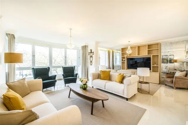 Hyde Park Crescent, Hyde Park, photo 1
