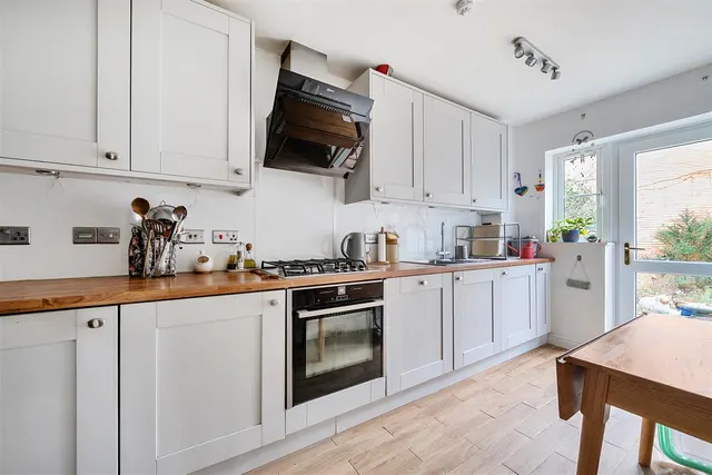 Thestfield Drive, Staverton, BA14, photo 3