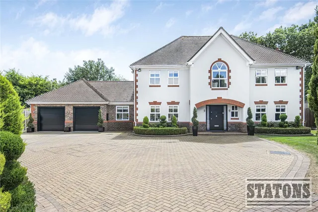 Bluebell Drive, Goffs Oak, Hertfordshire, EN7 6SA, photo 1