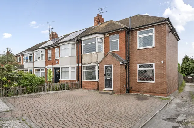 Main Street, Willerby, HU10, photo 1