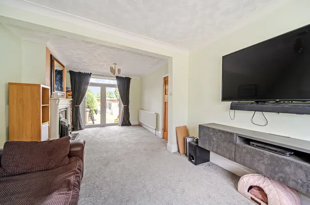 Main Street, Willerby, HU10, photo 3