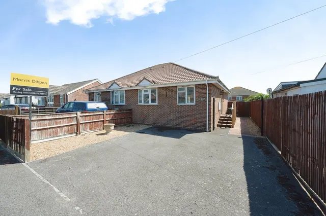 Wheatlands Avenue, Hayling Island, PO11, photo 1