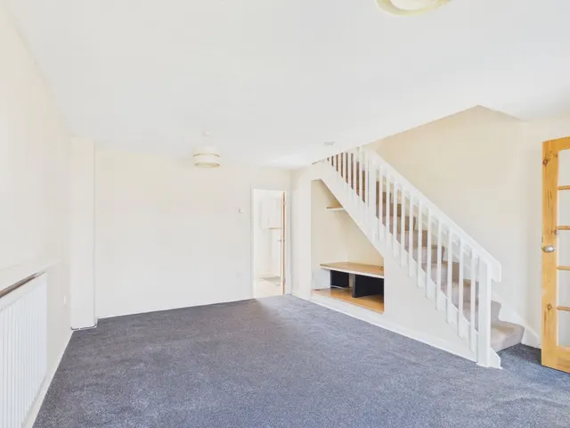 Pendennis Road, SN5, photo 2