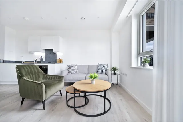 Heartwell Avenue, London, E16, photo 1