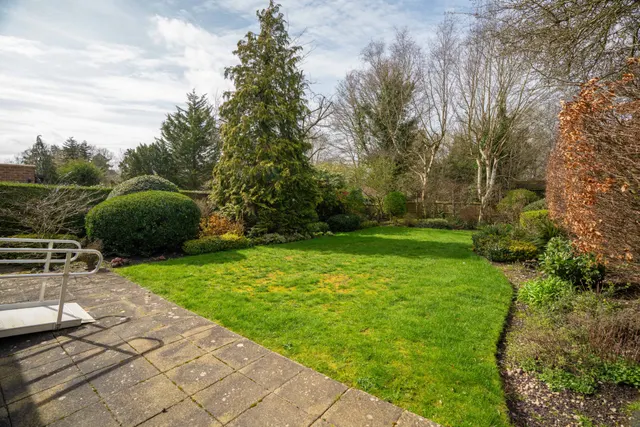 Photo 2 — Osborne Road, Potters Bar, EN6 1RZ