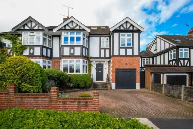 Worcester Crescent, Woodford Green, IG8