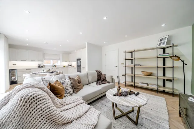 Potters Farm Close, BR2, photo 1
