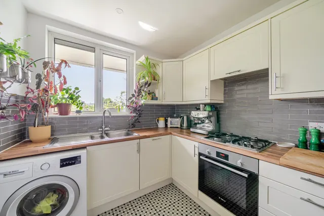 Photo 3 — Elmworth Grove, SE21