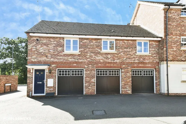 Mazurek Way, Swindon, SN25, photo 1